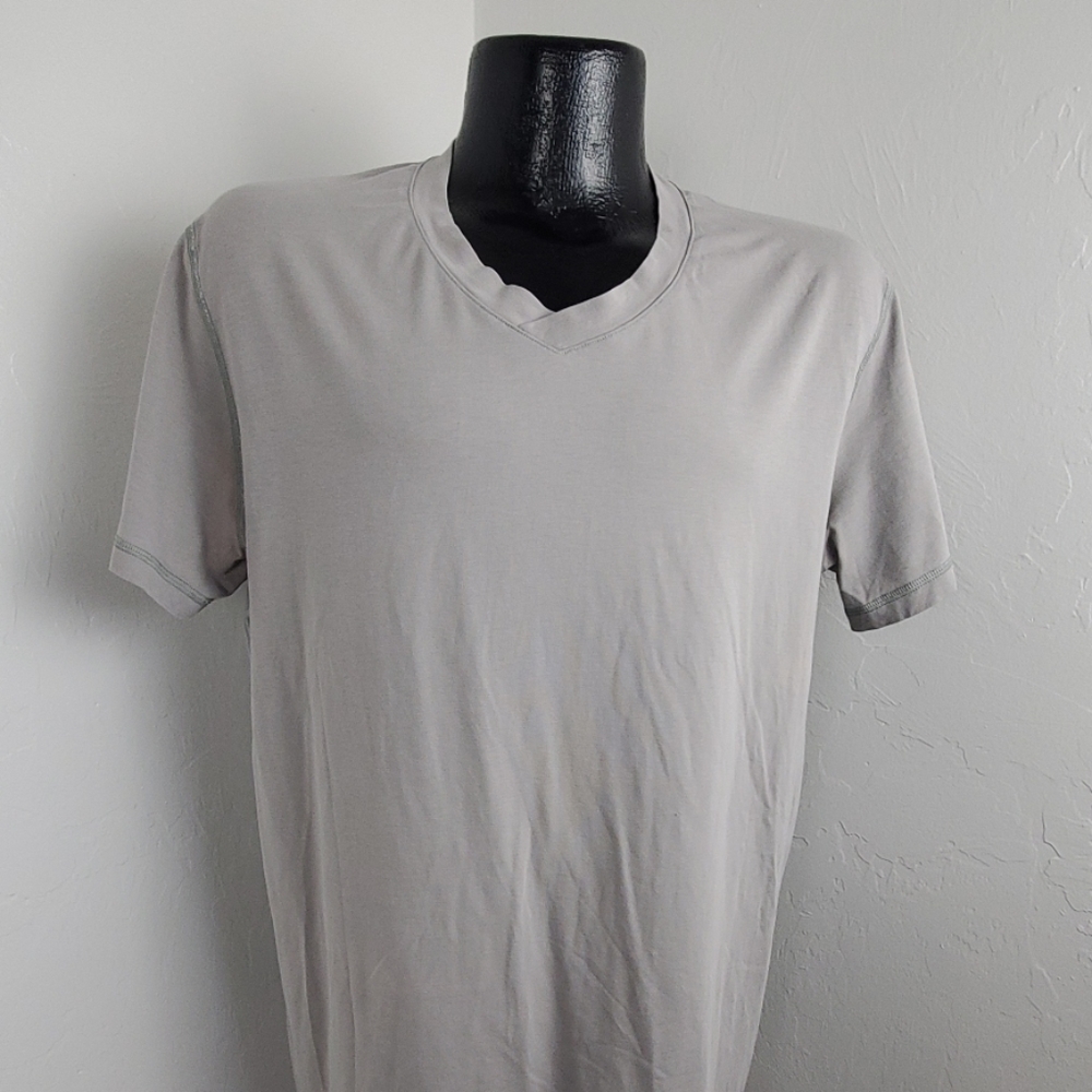 Lululemon gray men spots v-neck shirt size XL